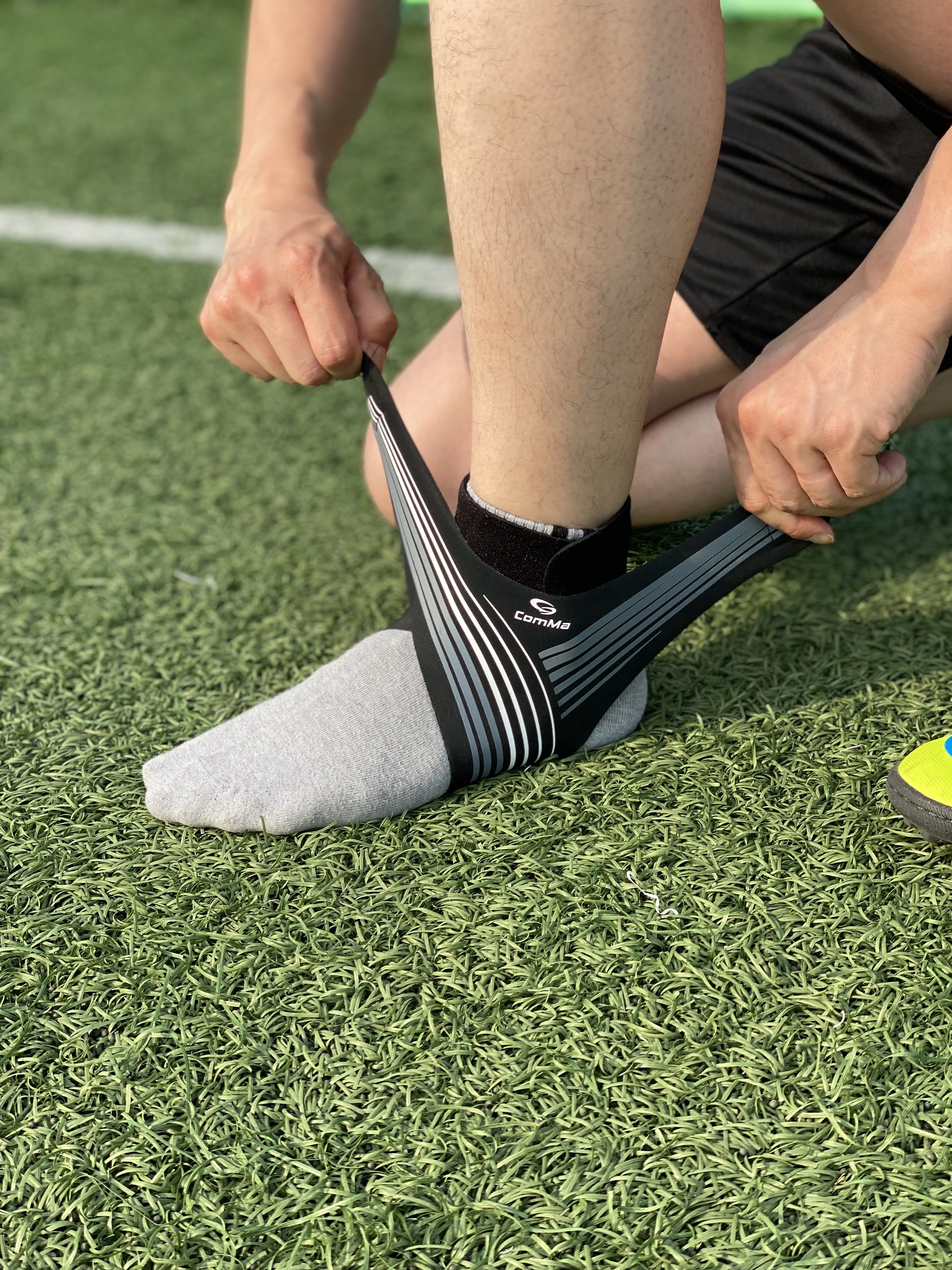 콤마스포츠 발목보호대 런닝 축구 농구 등산 얇은 압박 밴드 2세대 단품 배드민턴 오른발 제품 이미지