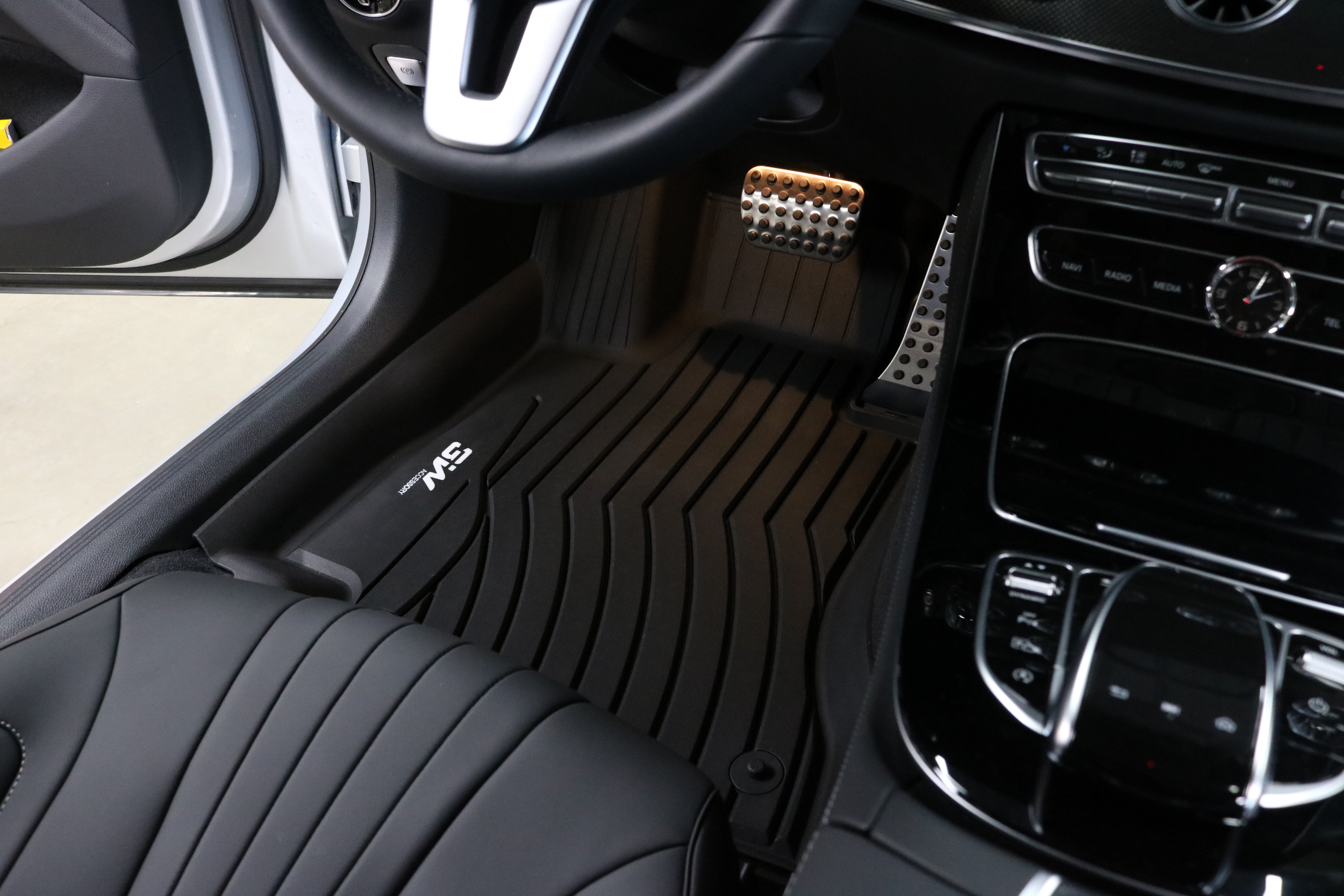 3W 에코라이너 TPE 카매트 3D 고무 바닥매트 벤츠 AMG GT 63, 운전석+조수석+뒷자석 - 상세 이미지 5