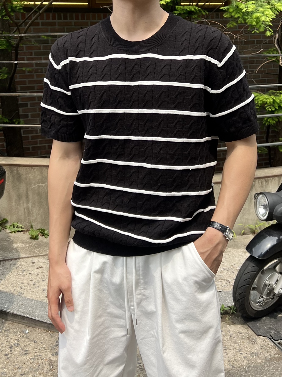 BF97A81B-2627-464A-AD6D-41CC7FA830CB