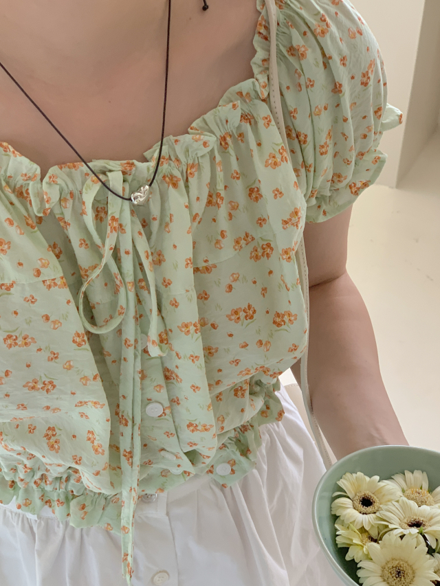 フラワープリント オフショルダー 半袖ブラウス Myオフショルダークロップドフリルフラワー花柄半袖ブラウス