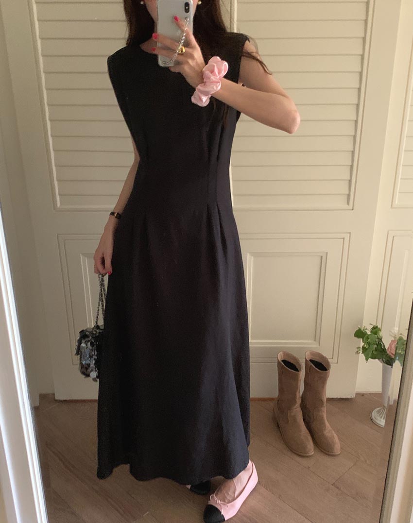 알로하 썸머 라운드넥 민소매 허리 뒷밴딩 라인 A라인 핀턱 주름 여름 하객룩 단정 플레어 맥시 롱 원피스 코튼 드레스