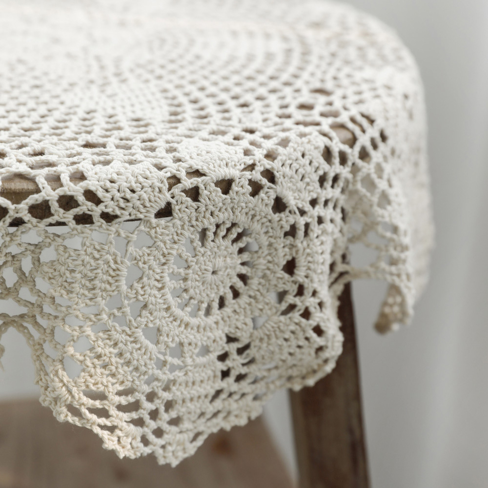 카일라 크로쉐 원형 손뜨개 테이블보 매트 55-60cm