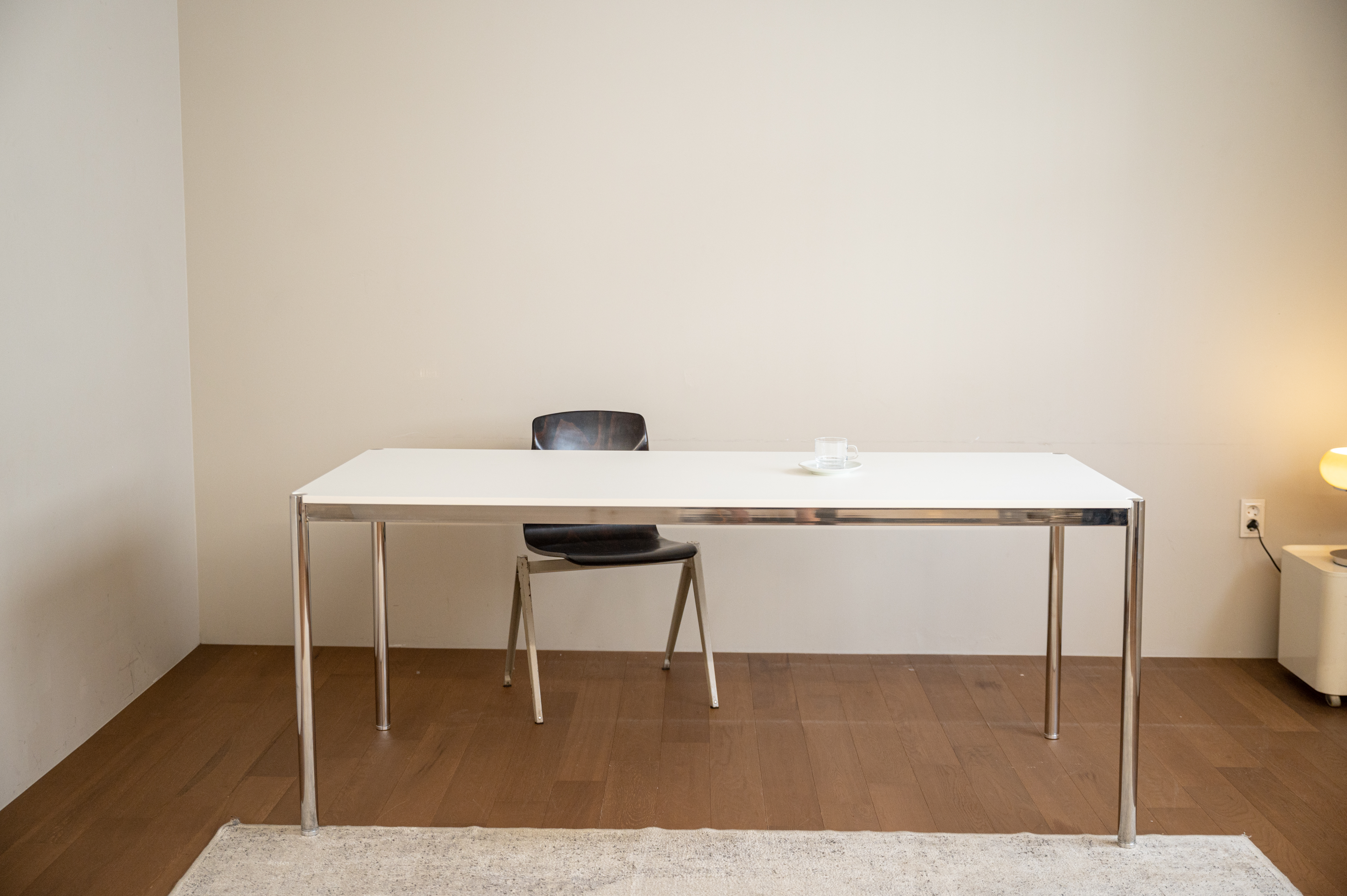 CH9  WHITE  화이트 6인 8인 유리테이블 크롬다리 스테인리스다리 유에스엠 할러  USM Haller Table