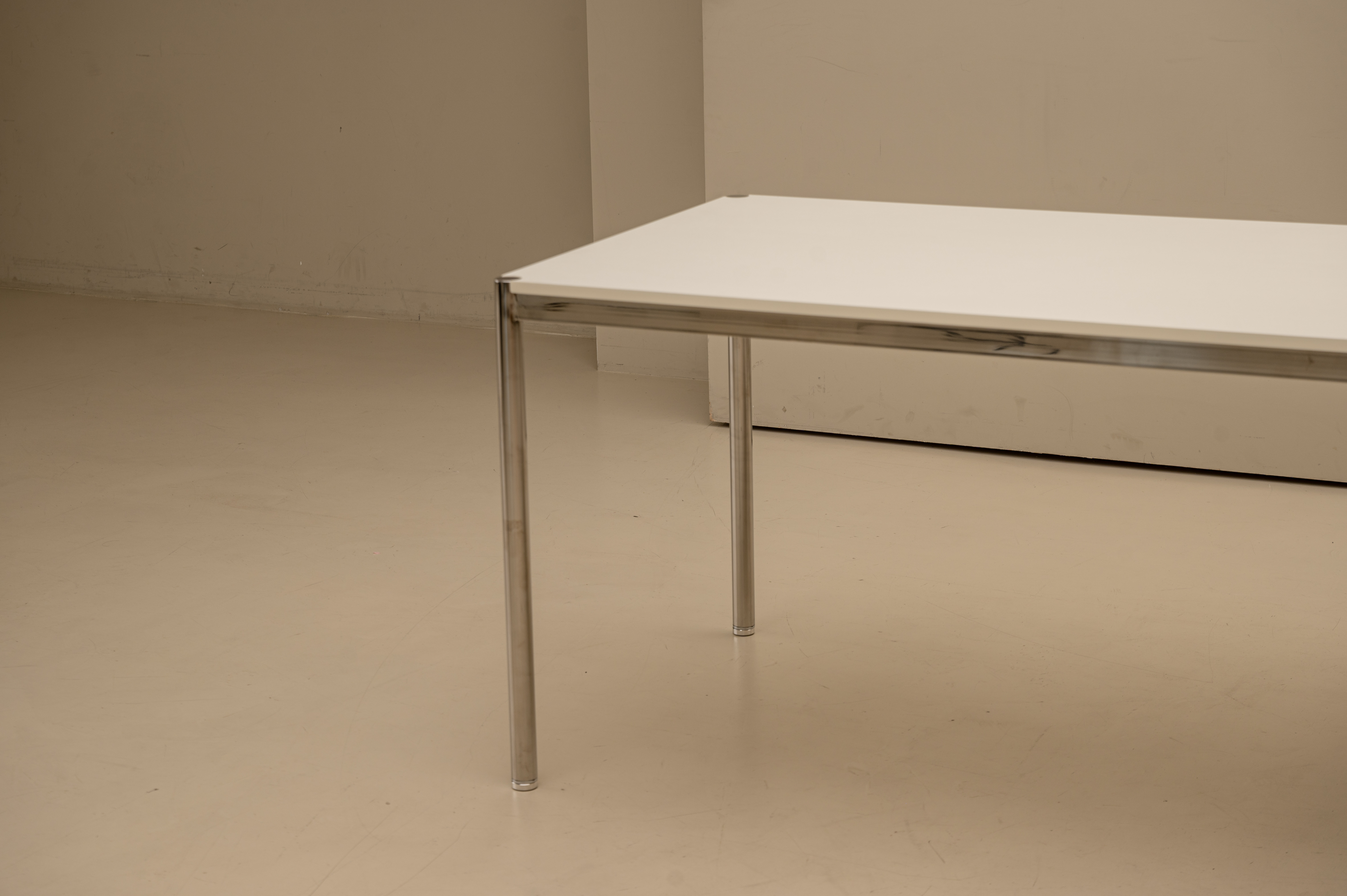 CH9  WHITE  화이트 6인 8인 유리테이블 크롬다리 스테인리스다리 유에스엠 할러  USM Haller Table