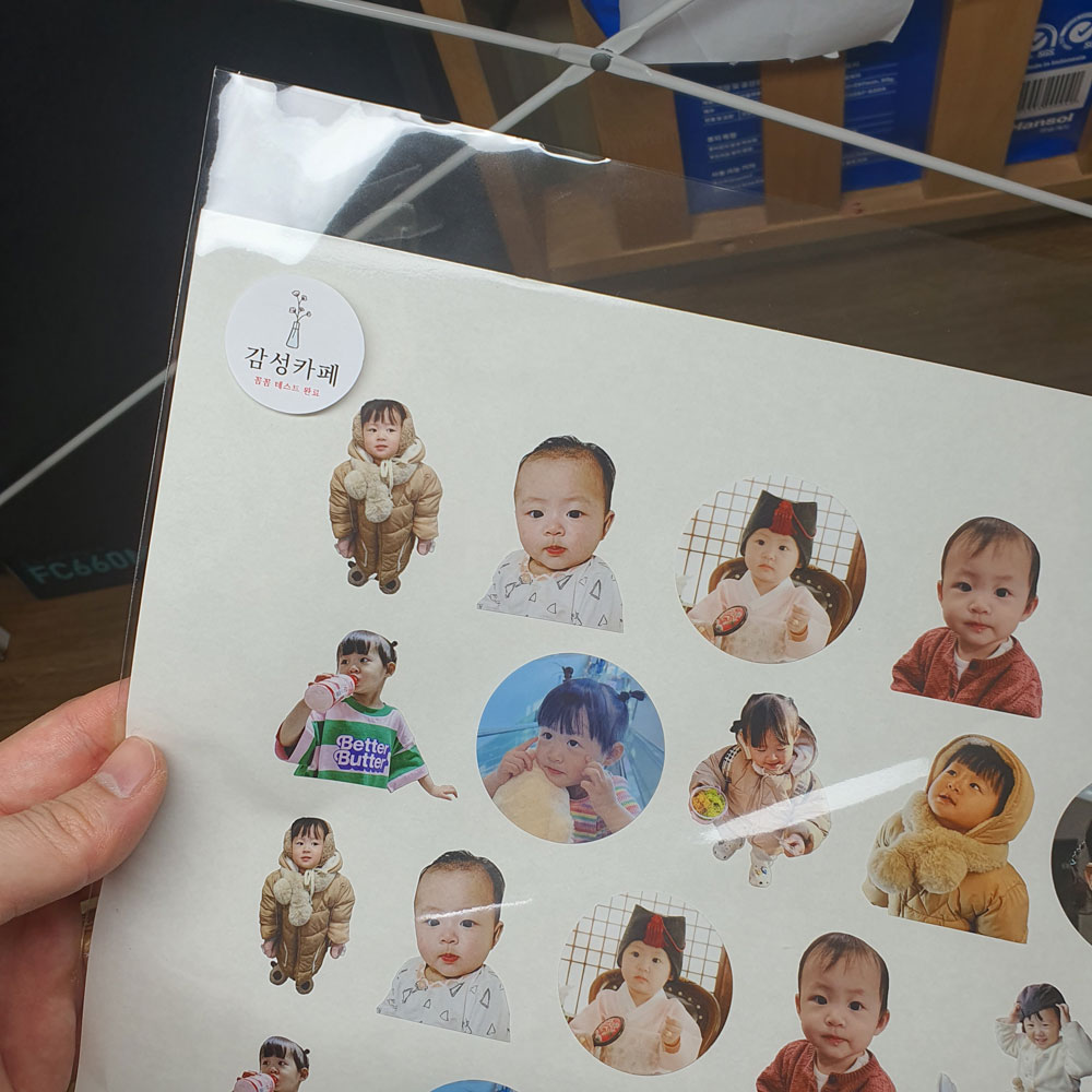[딱딱스티커] 아기얼굴 사진 어린이집 유아 신학기 폰꾸 다꾸 굿즈 스티커 소량주문제작 - 상세 이미지 3