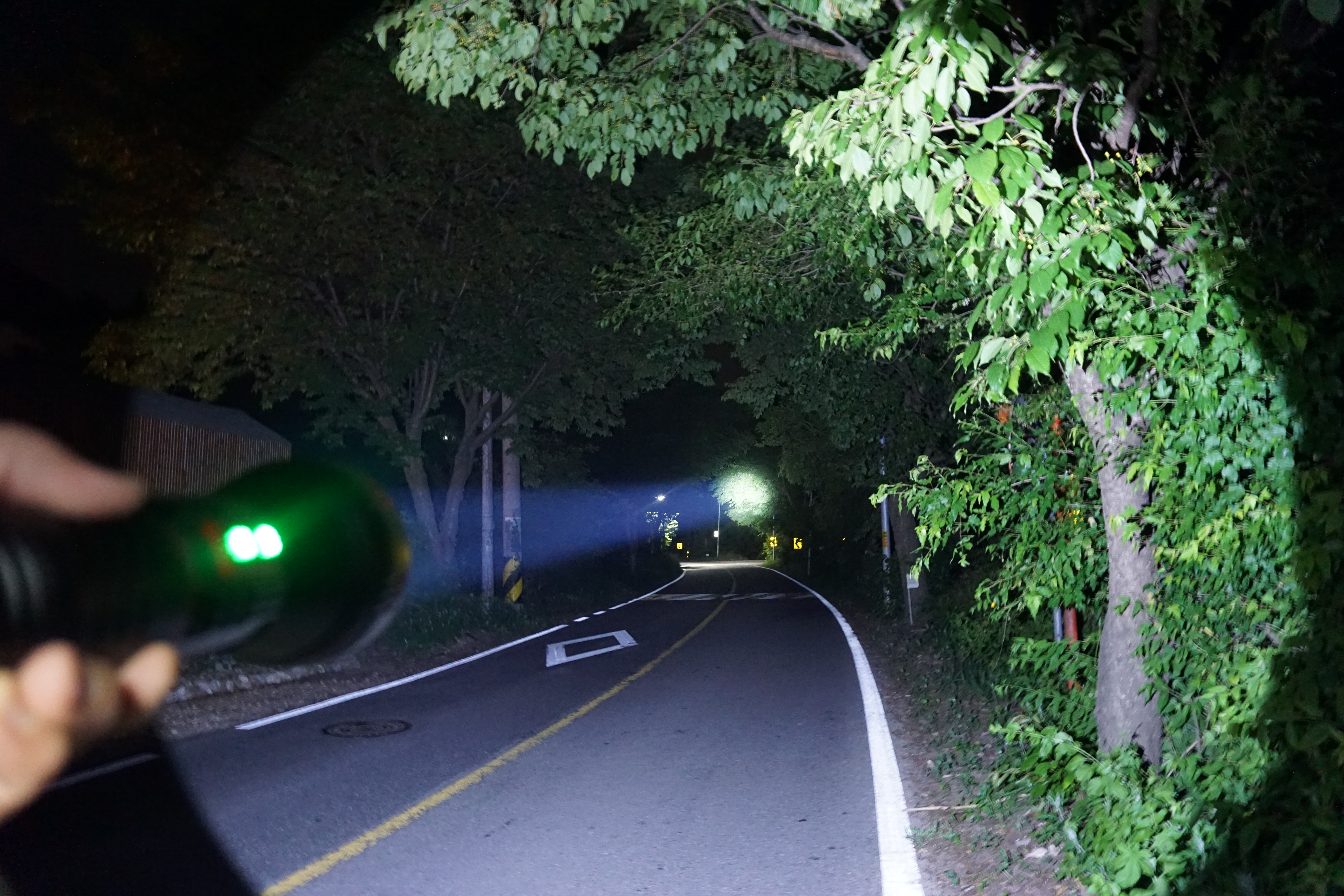 HL-B3 휴대용 손전등 5000루멘 고휘도 랜턴 충전식 써치라이트 초강력 LED 후레쉬