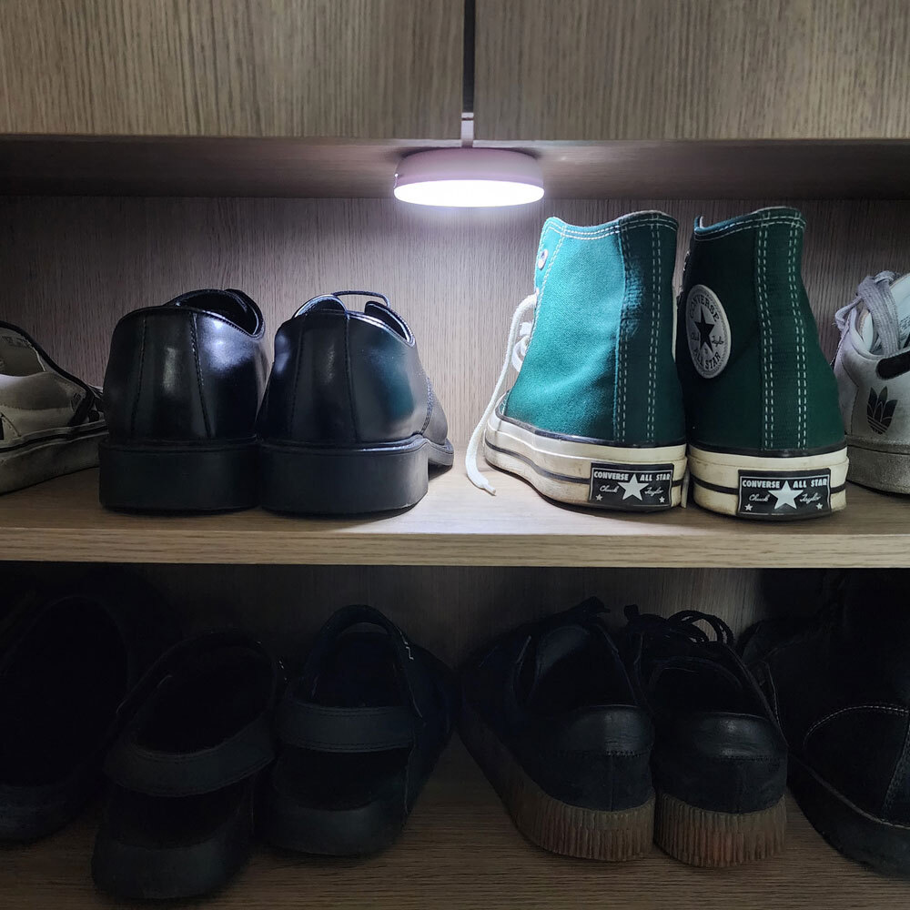 노바리빙 LED 무선 원형 센서등 현관 베란다 계단 무타공 부착식 건전지식 충전식 - 상세 이미지 2