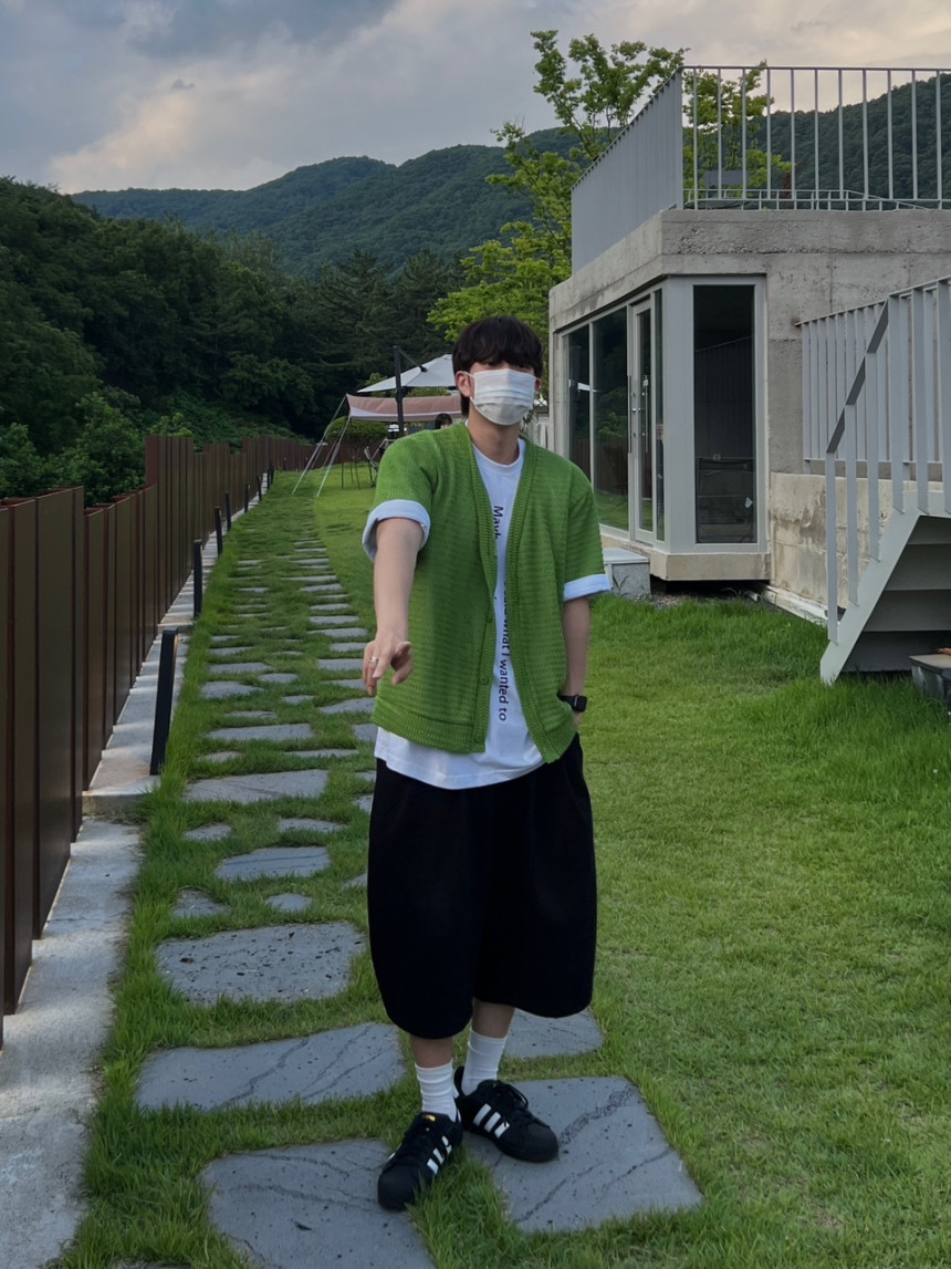 3DFB0D3D-8A57-4D27-9FE7-FD735DAD231C