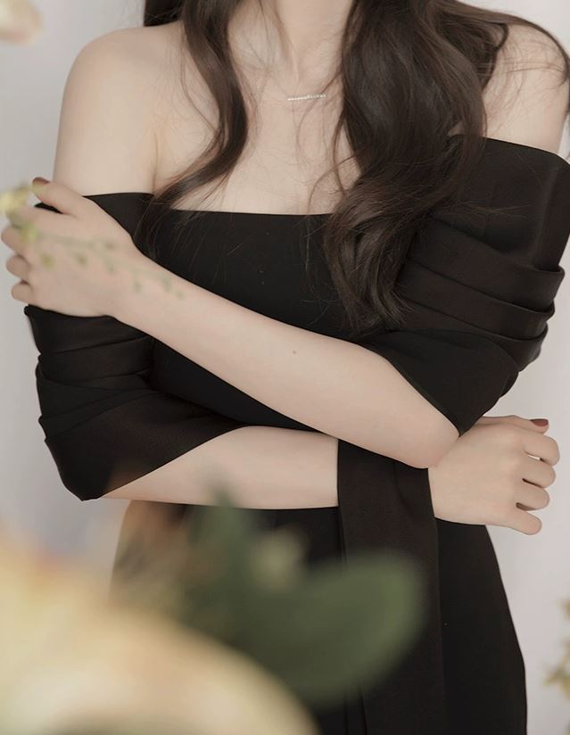 새틴 튜브탑 오프숄더 제주스냅 촬영드레스 셀프웨딩블랙드레스 이미지 2