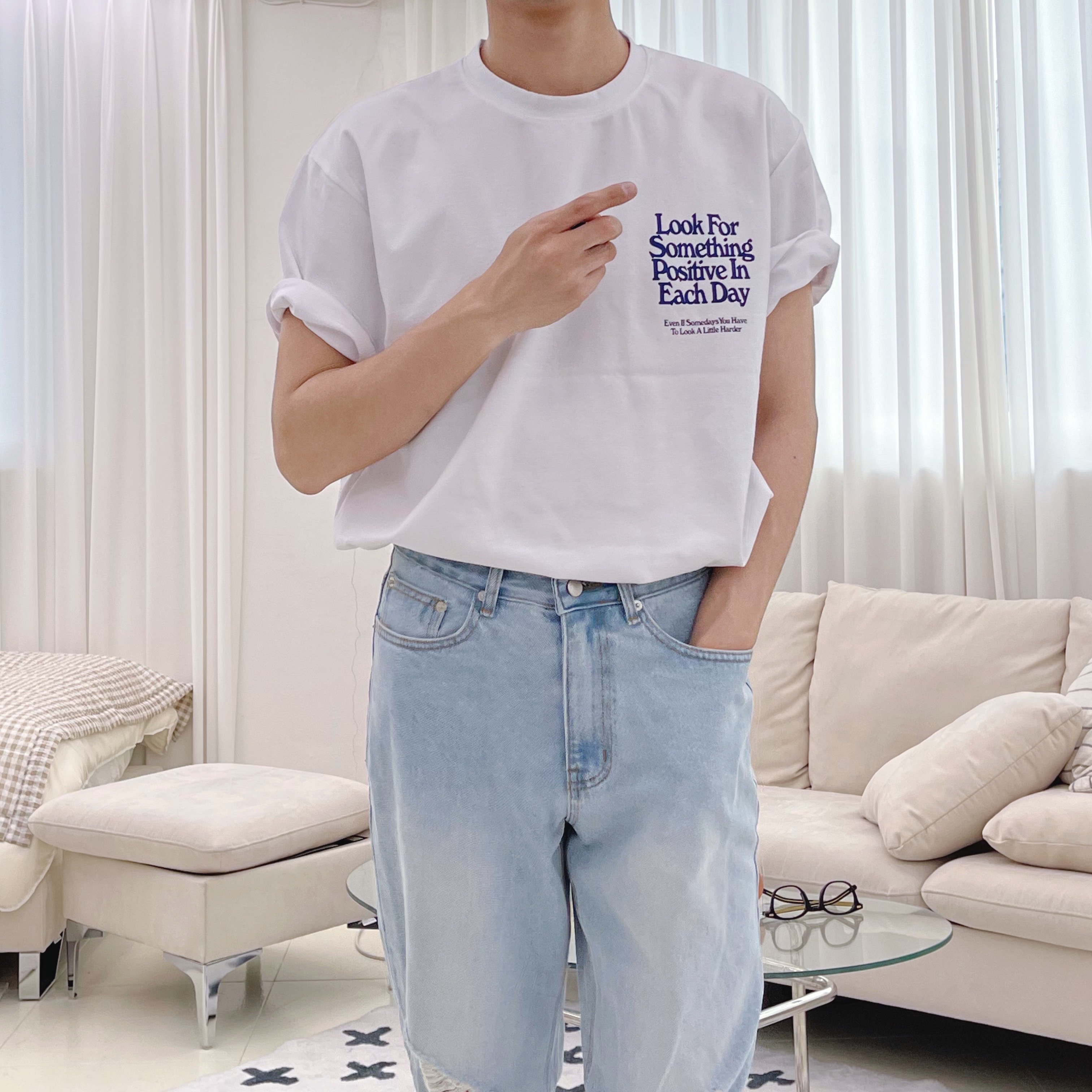 두꺼운반팔 어깨넓어보이는반팔 안비치는흰티 이미지 3