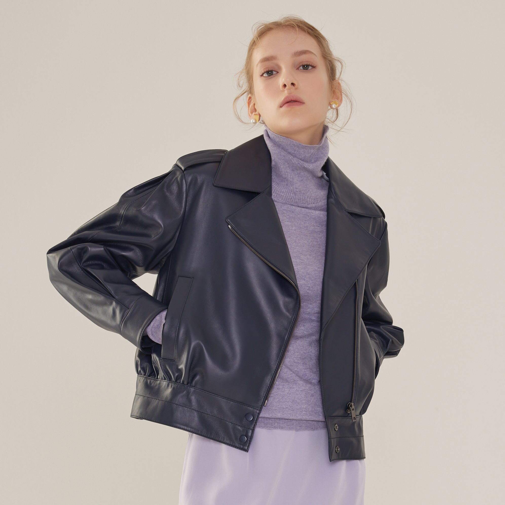 [로보] 이태리 램스킨 블루종 점퍼 GJK21A101