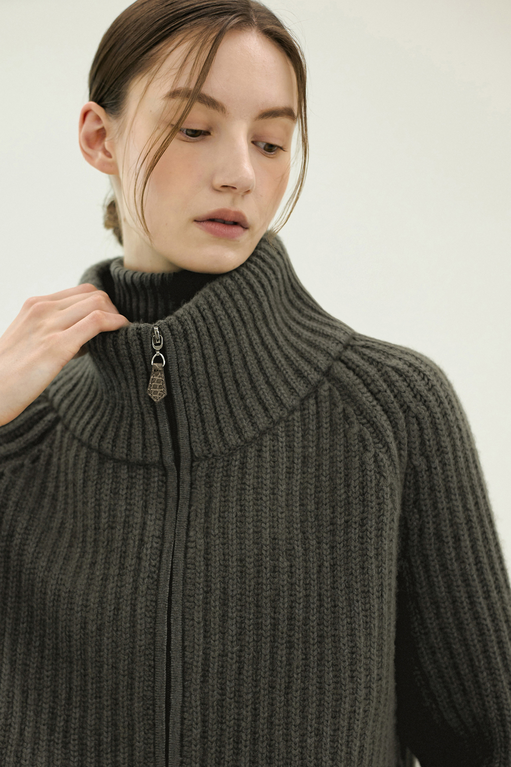 High neck zip - up jacket : 라캐시미어