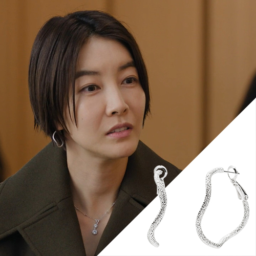 [염정아, 이지혜, 임지연, 진서연 착용] 폴브리알 샌드 텍스쳐 링 귀걸이 POBE0248 (블링 곡선 원터치) - 상세 이미지 2