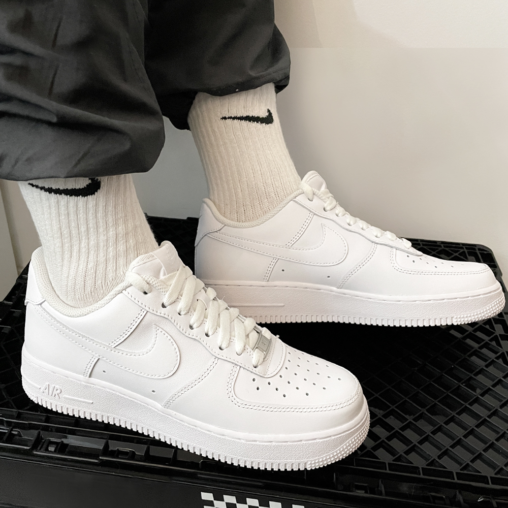 나이키 에어 포스 1 07 로우 올백 블랙 흰검 화이트 검흰 올검