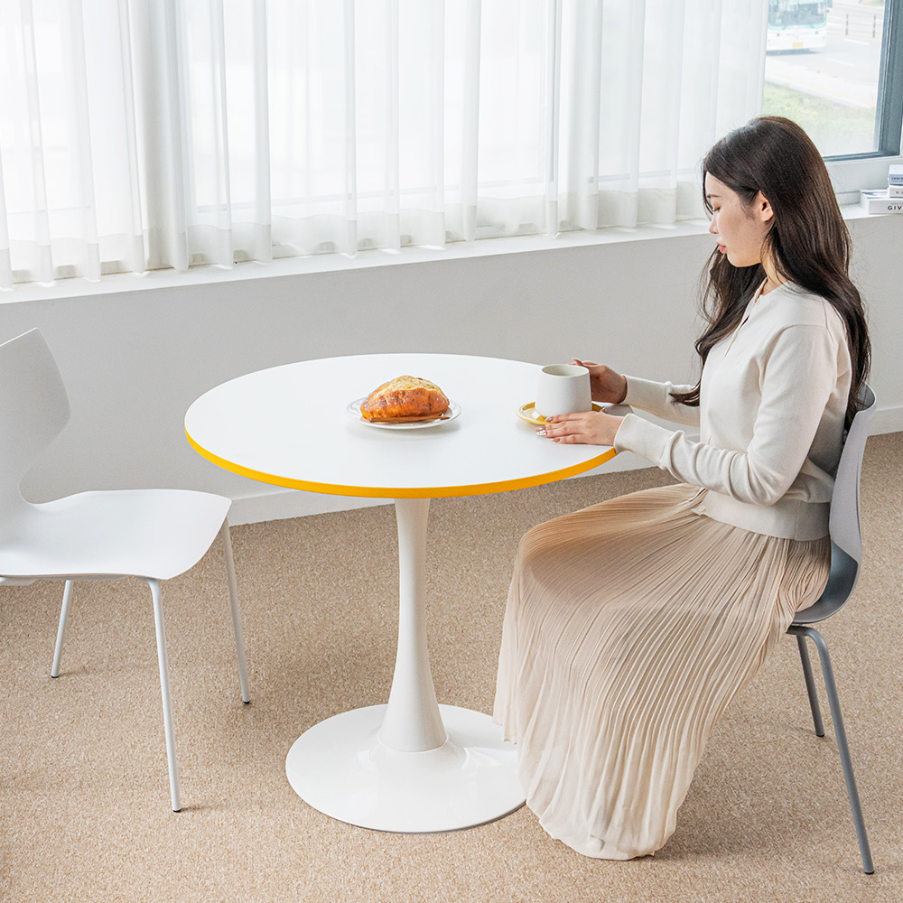 뉴 플로윙 옐로우엣지 화이트 원형 카페 식탁 테이블 600 2인용