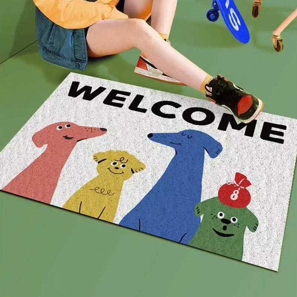 [다양한 현관 매트가 놓인 모습]