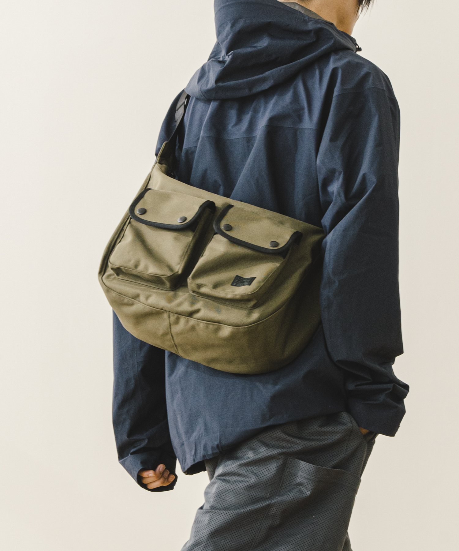 디얼스 발리스틱 코듀라 크로스백 CORDURA Crossbody Bag - BLACK 이미지 7