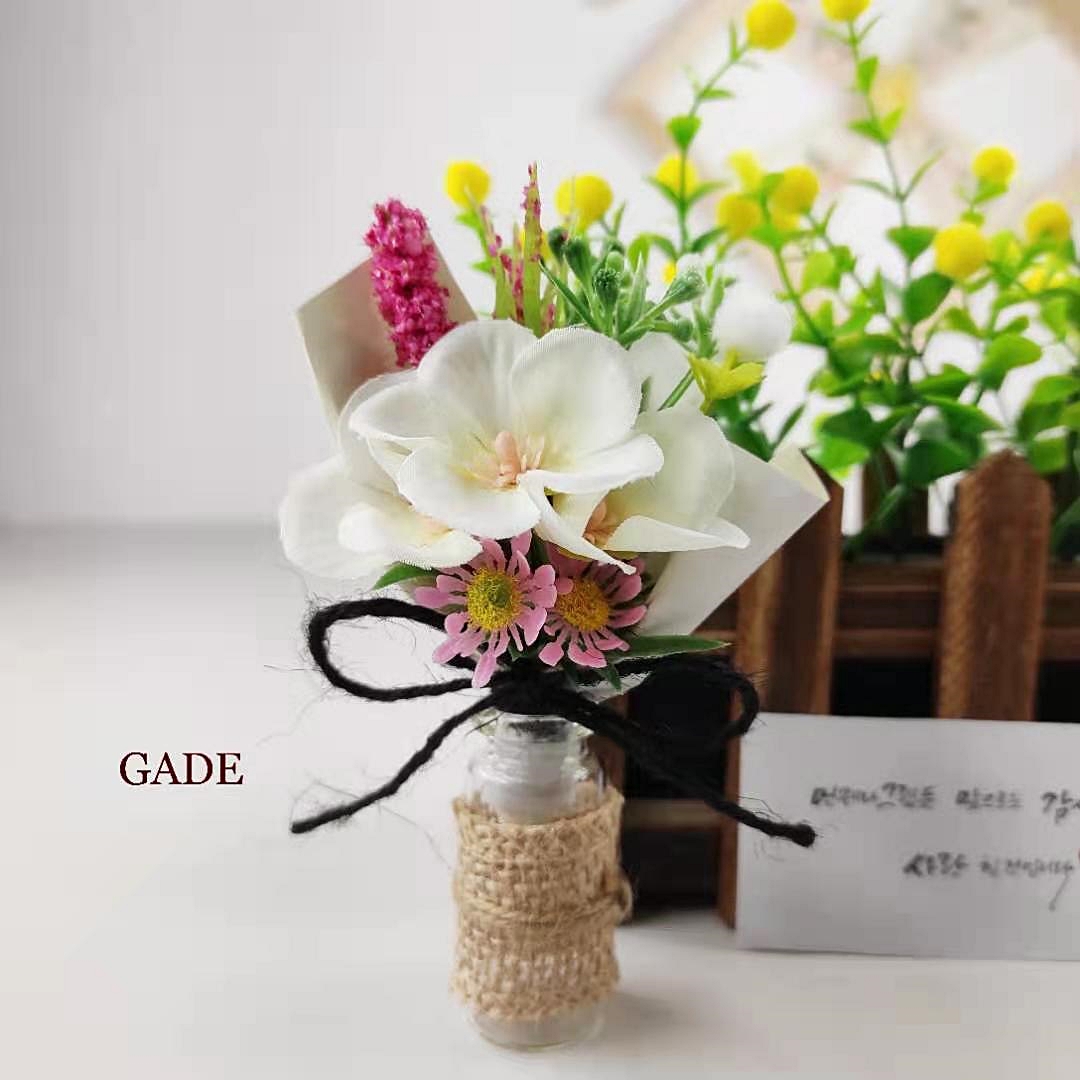 가더GADE 8V 납골당꽃 유리화병 미니꽃다발 꽃장식 봉안당꾸미기 납골당장식 - 상품 이미지