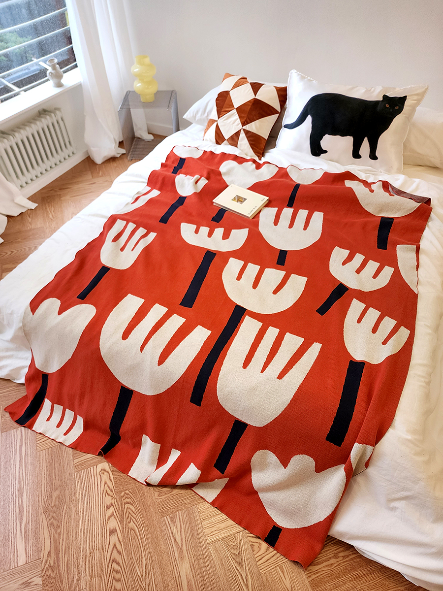 블랑쉬 레드속 하얀꽃송이 아트 모티브 블랭킷 - 상세 이미지 2