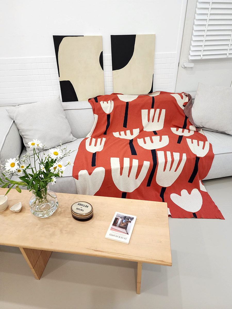 블랑쉬 레드속 하얀꽃송이 아트 모티브 블랭킷 - 상세 이미지 4