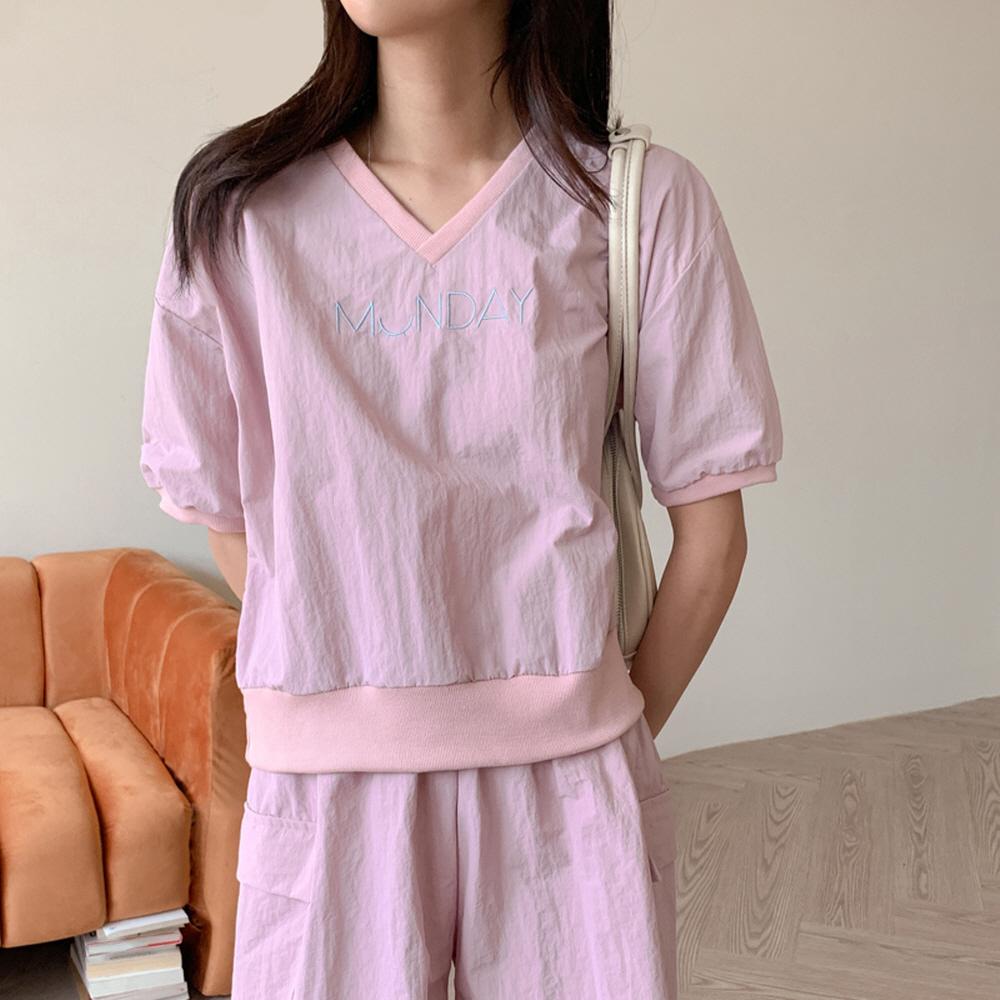 세미크롭 바스락 반팔맨투맨 여성 여름 먼데이 자수 V넥 반팔 티셔츠 - 상세 이미지 4