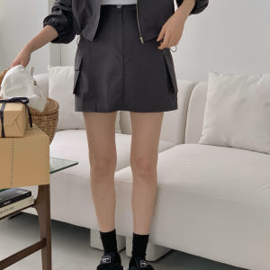플레이 레인 바스락 나일론 카고 포켓 주머니 H라인 일자 미니 스커트 착용 후기 | 사이즈/핏 총정리 - 상품 이미지 1