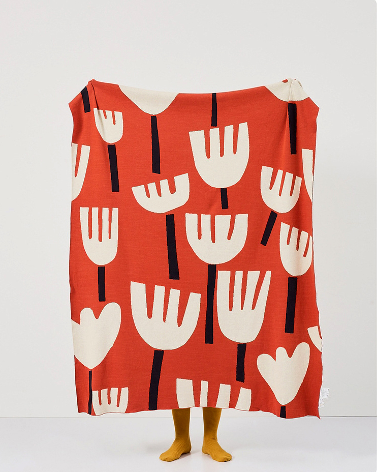 블랑쉬 레드속 하얀꽃송이 아트 모티브 블랭킷 - 상세 이미지 3