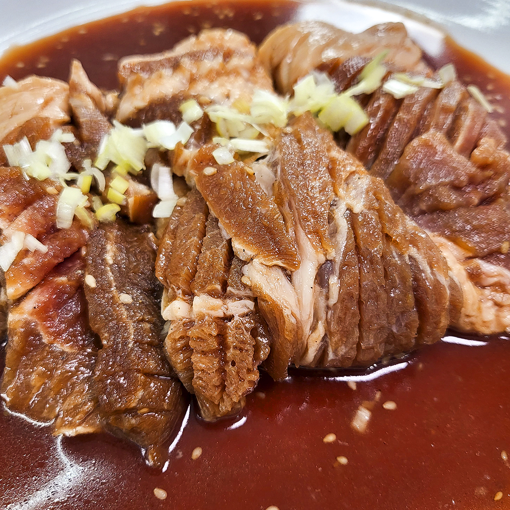 돼지양념구이 양념 돼지갈비 왕구이 1팩 2인분 500g 이미지 3