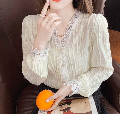 여자여자몰 물결 브이넥레이스 진주단추 긴팔블라우스 봄 오피스블라우스 신축성 - 상품 이미지