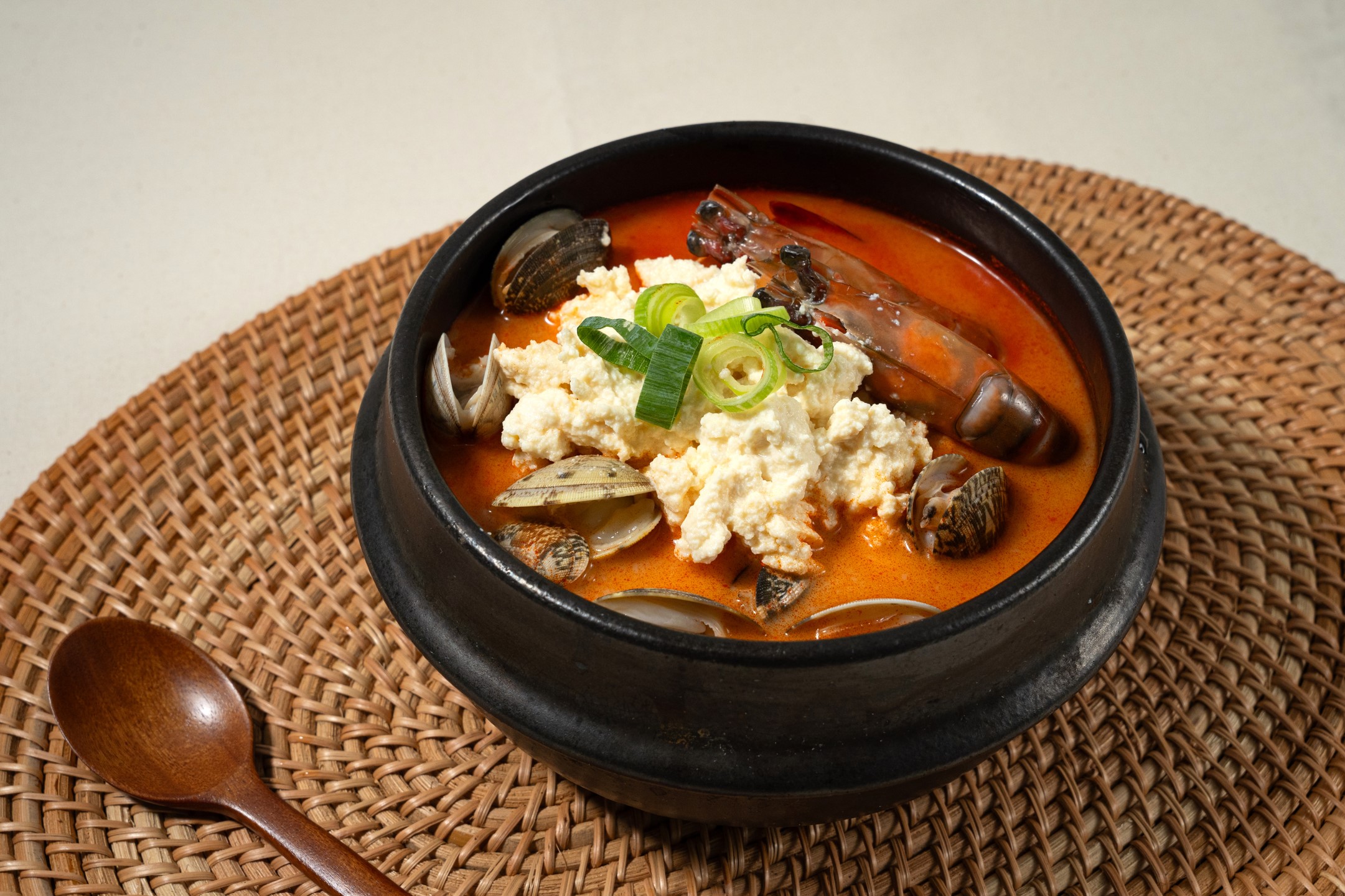 정담두부집 국산콩 몽실몽실 순두부 청년 건강식 전통방식 수제두부 이미지 2