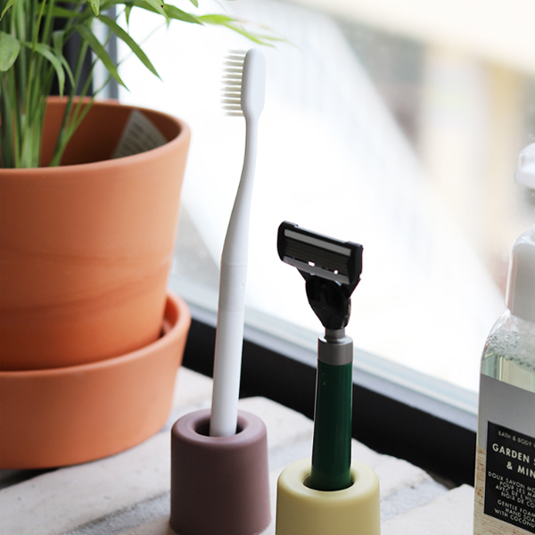 국산 항균 실리콘 스탠드업 칫솔꽂이 & 면도기거치대 칫솔통 1개 + 1개