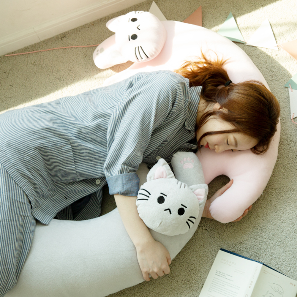 아르셰 안고자는 고양이바디필로우 인형 90cm 모찌스판 베개 업어가라냥