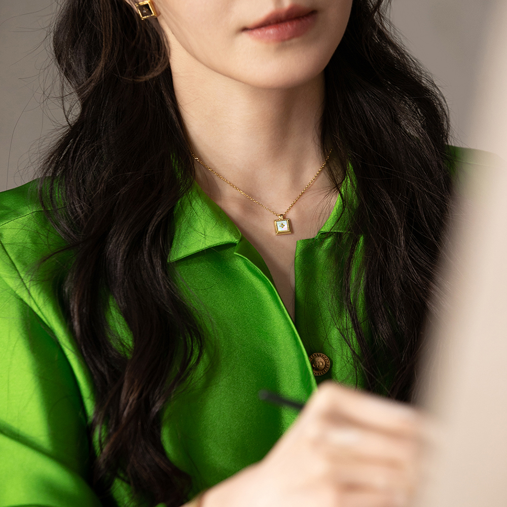 롤라로즈 Gallery 마더오브펄 여자 체인목걸이 LR51102 - 상세 이미지 3
