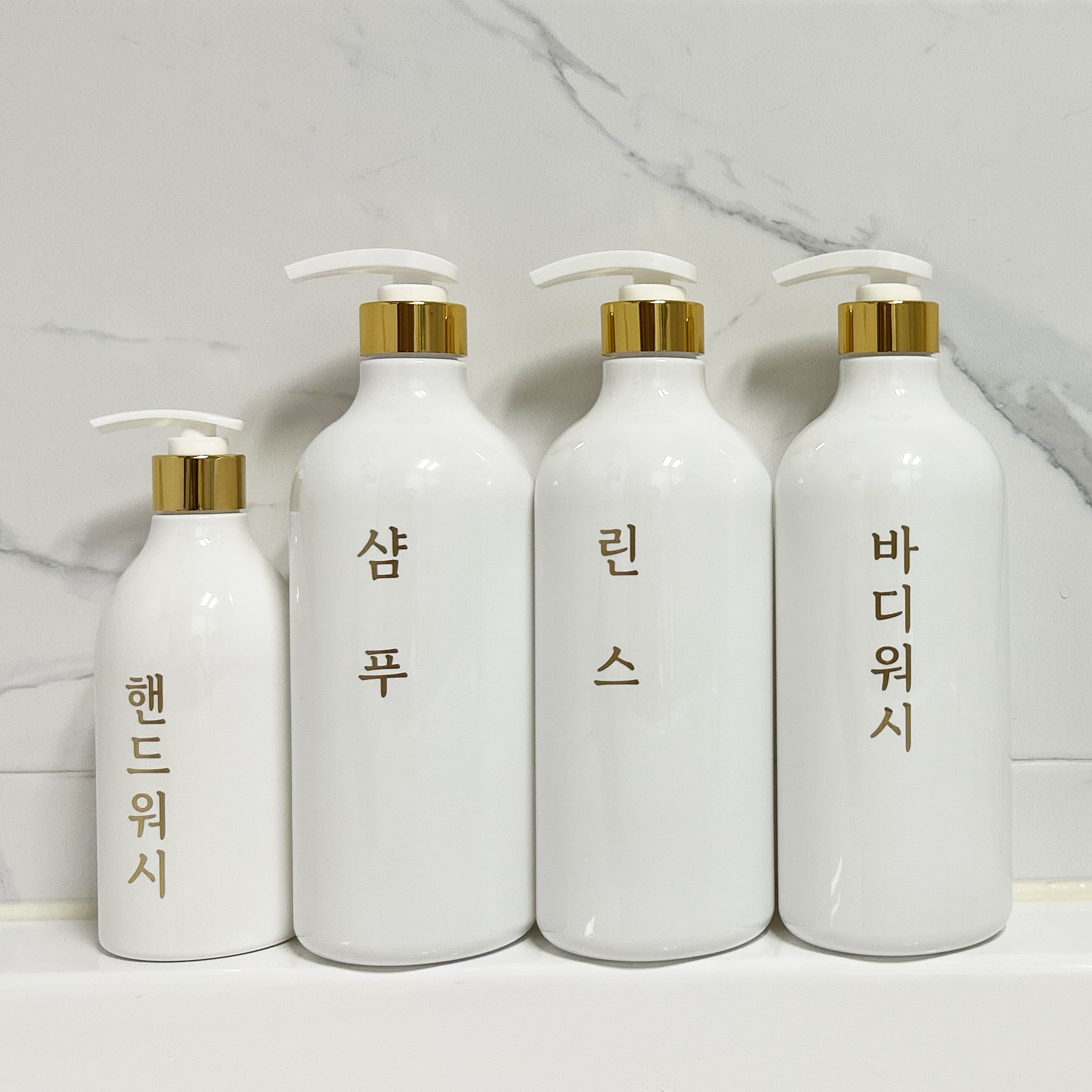 루엣제이 한글 큰글씨 디스펜서 골드 화이트 1000ml - 상품 이미지