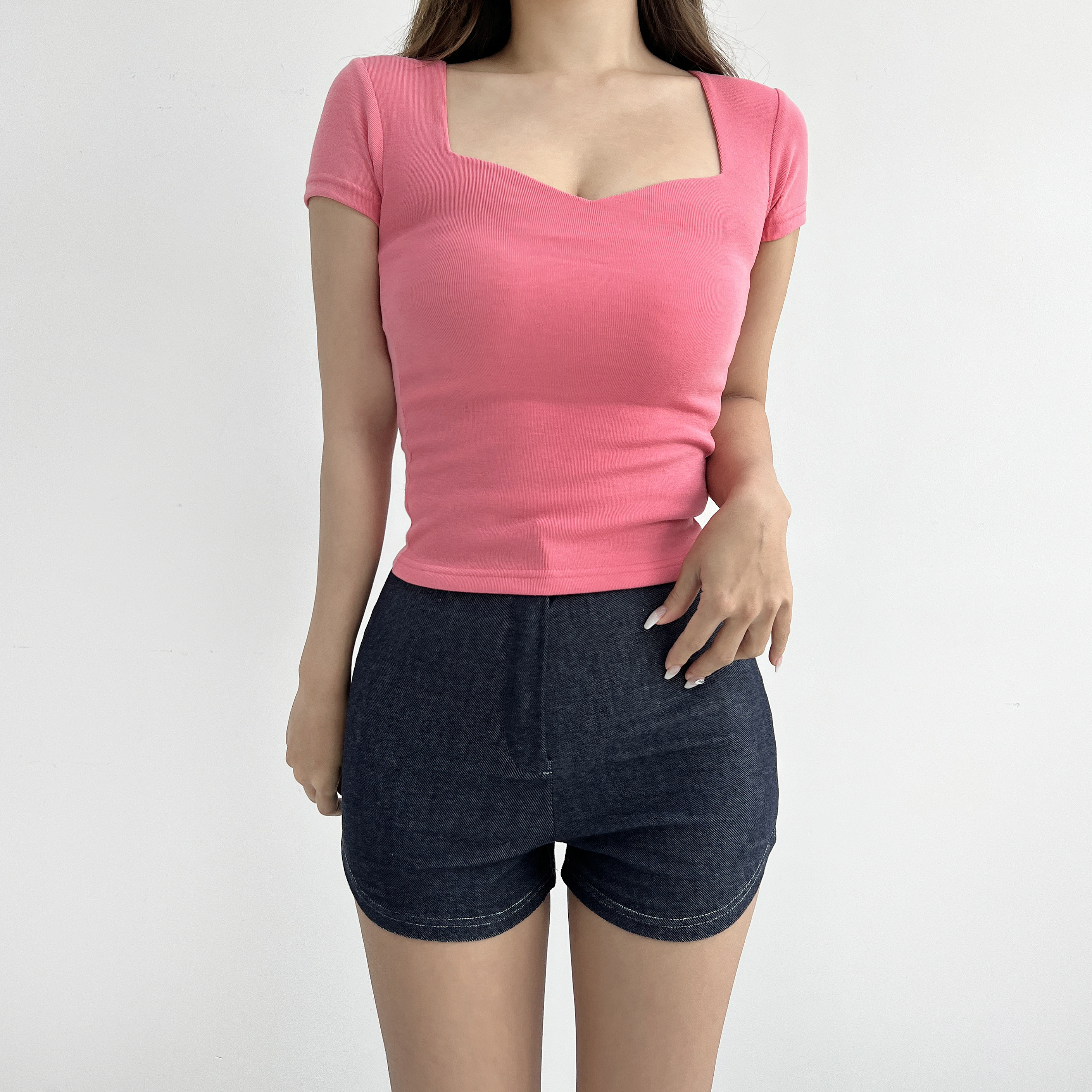 두근 하트넥 슬림핏 무지 기본 반팔 티셔츠 4color 이미지 1