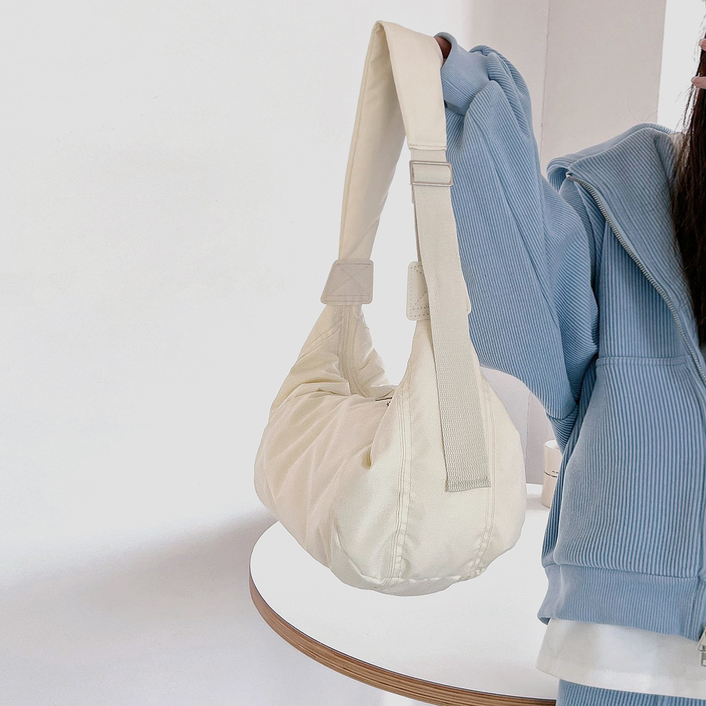 크로와상백 반달 여행용 크로스백 보부상 가벼운 나일론 해외 여행 가방