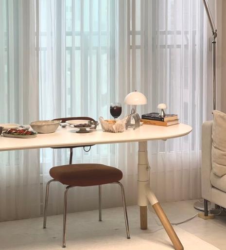 일룸 업모션 테이블 타원형 (강화 사틴유리) 1800mm, SSP(사틴화이트)