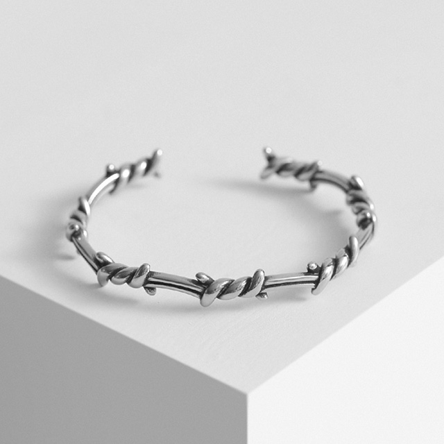 써지컬스틸 가시 철조망 쉐입 남성 오픈 뱅글 팔찌