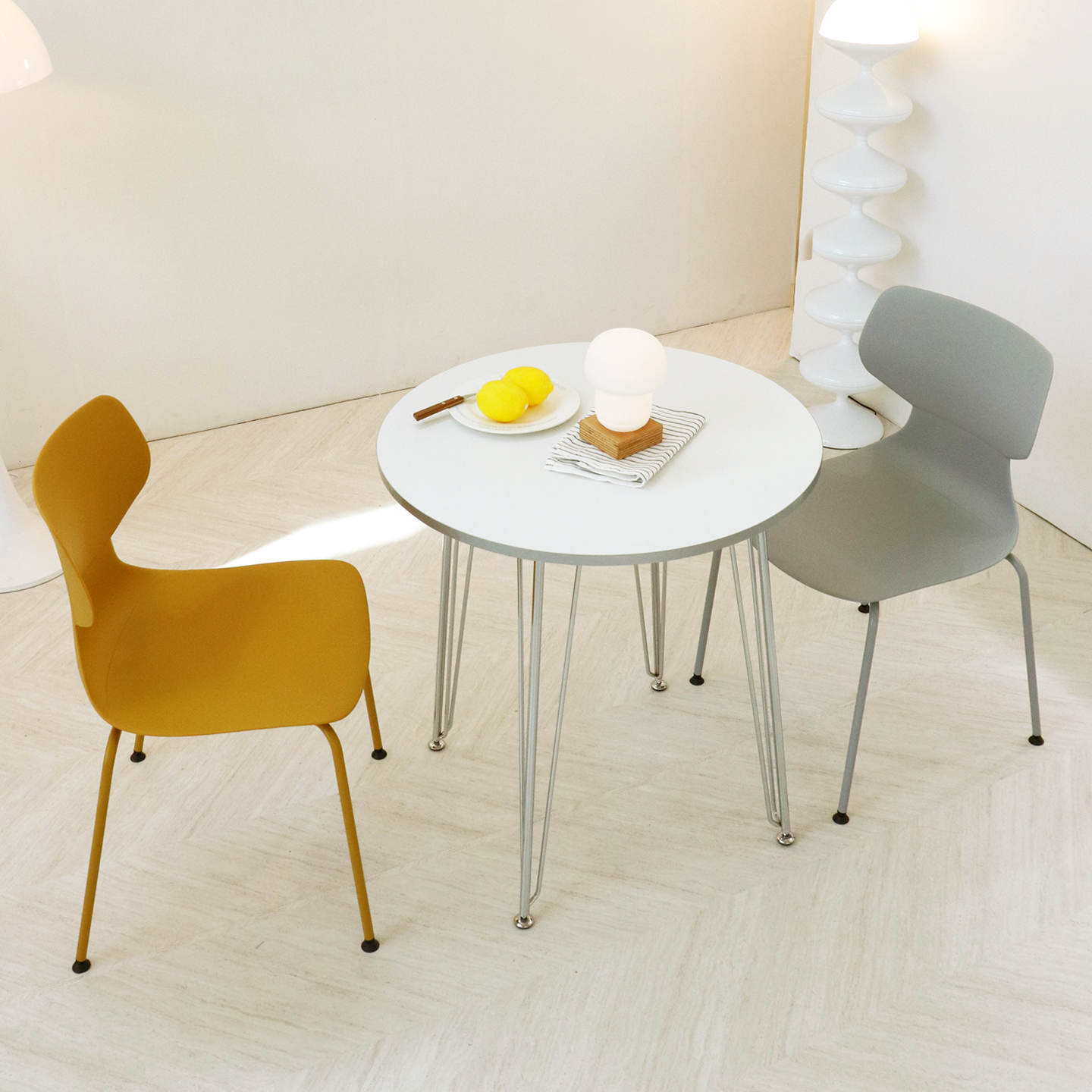 (국내제작)모아나 미드센츄리모던 실버엣지 화이트 식탁 원형테이블 700