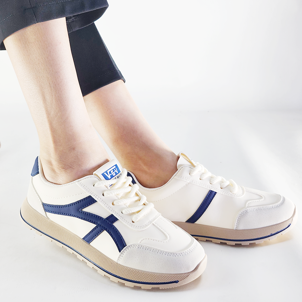 흰 운동화 중년 여성 헬스장 50대 40대 60대 5823 - 상세 이미지 4
