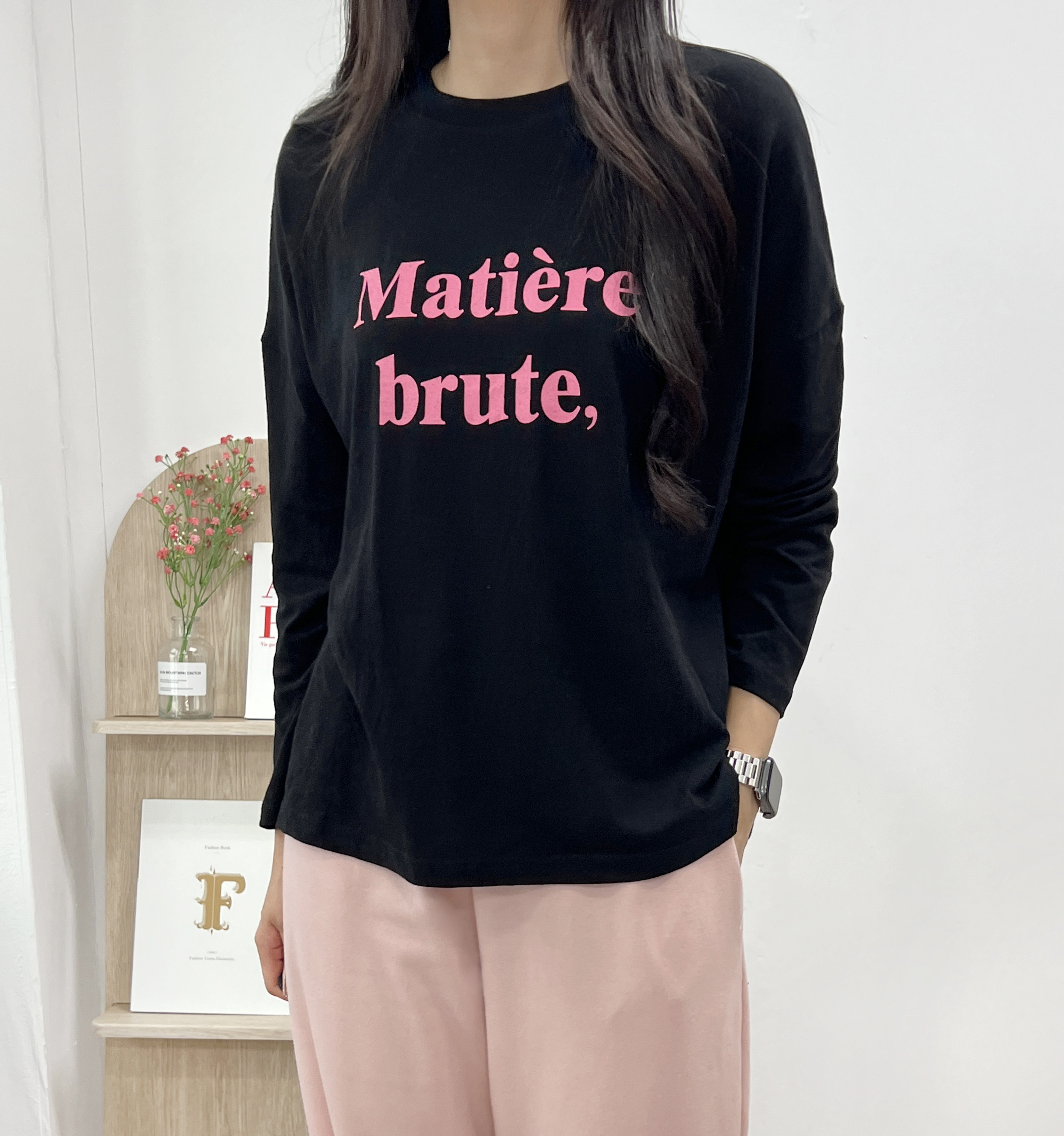 1+1 브루긴 여리핏 봄 가을 나염 긴팔 레터링 티셔츠 - 상세 이미지 2