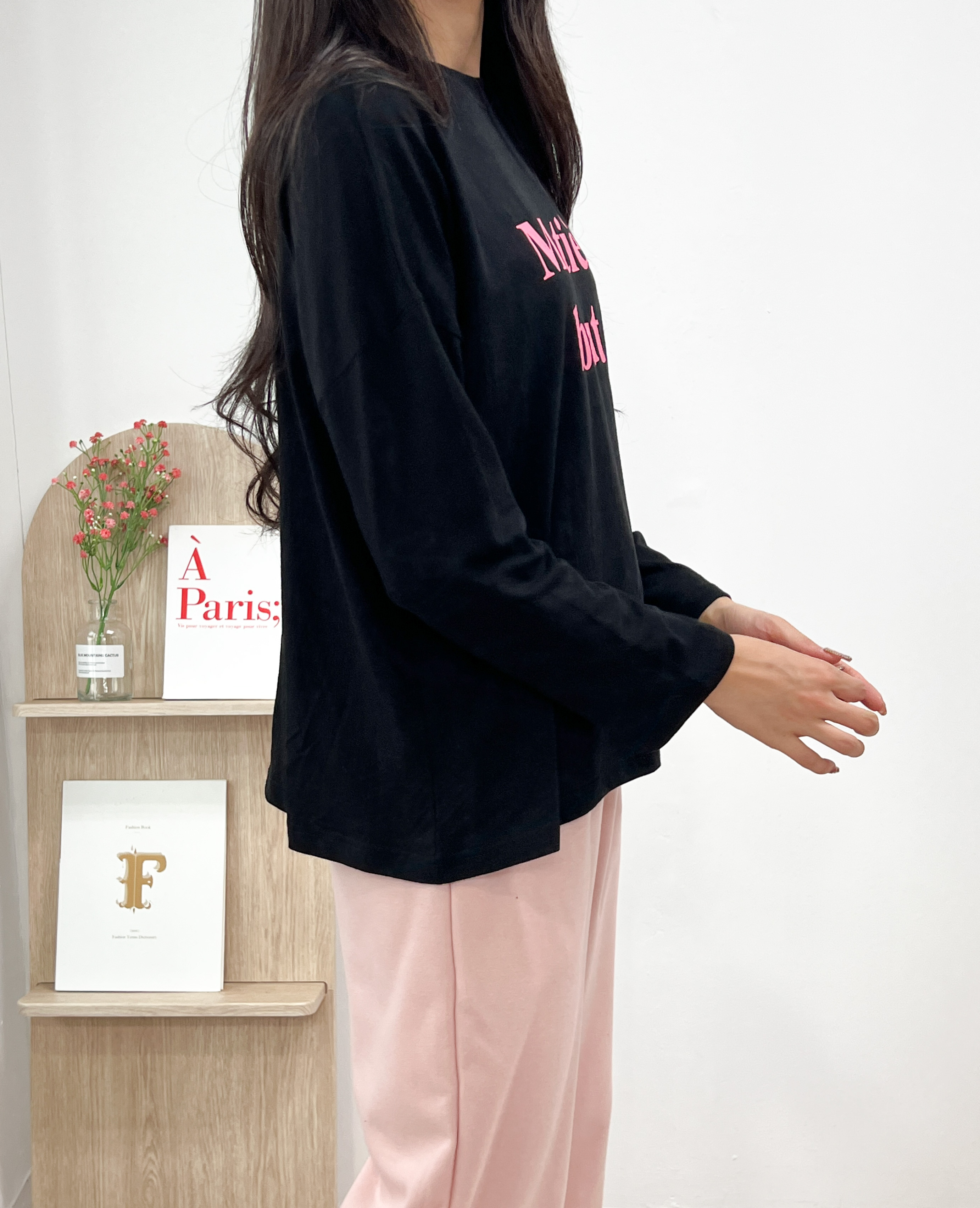 1+1 브루긴 여리핏 봄 가을 나염 긴팔 레터링 티셔츠 - 상세 이미지 3