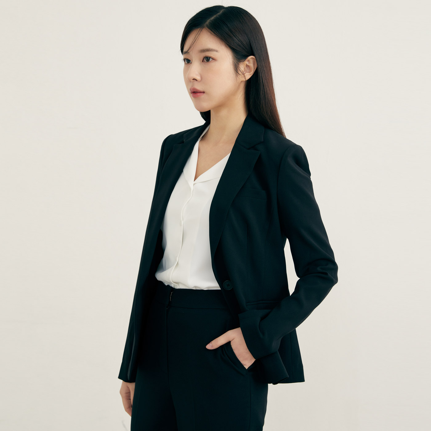 로엠 베이직 셋업 자켓 RMJKD49R02 - 상품 이미지