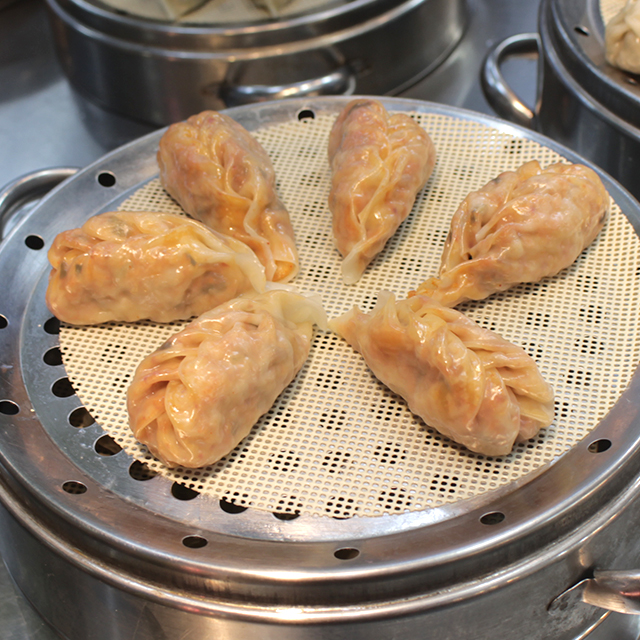 [서울시 일부 배달] 맛있는 김치나뭇잎 만두 8개 [수유재래 수제왕만두] : 동네시장 장보기