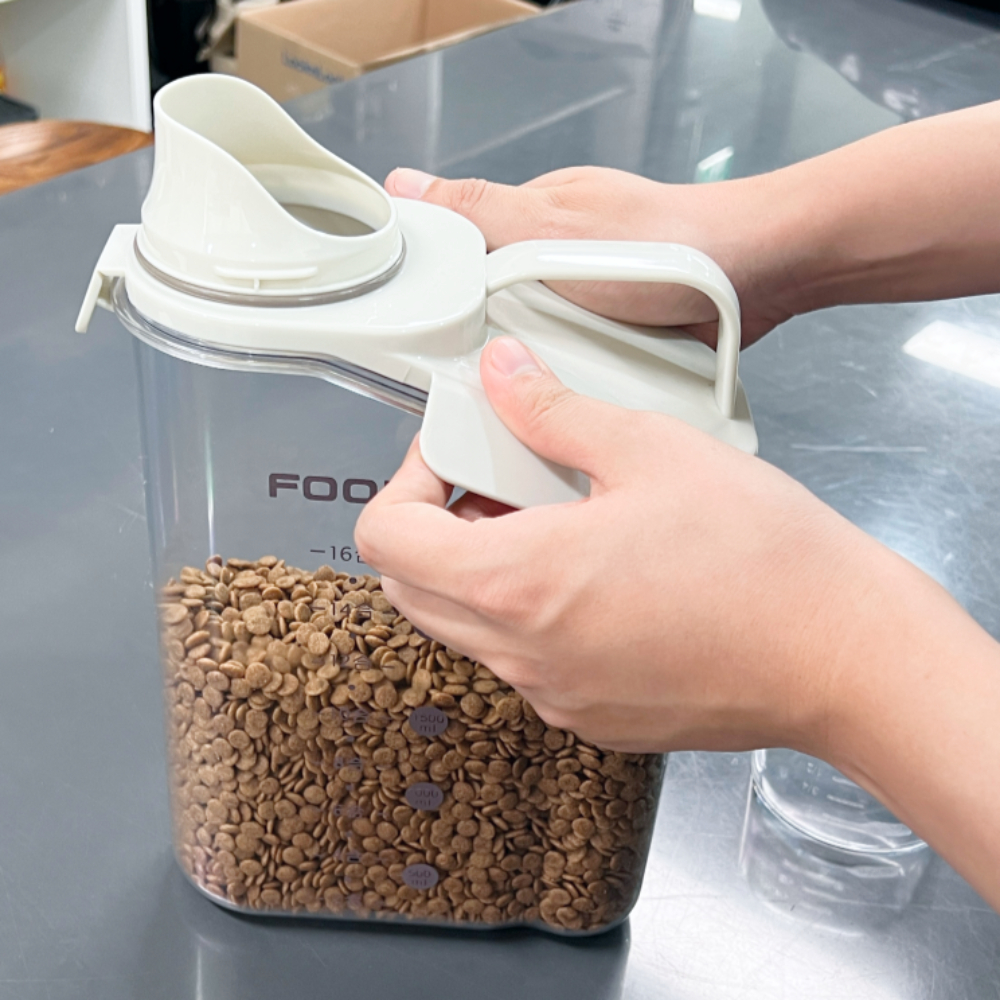 위드레오 강아지 고양이 사료통 밀폐 보관 흰색 2000ml - 상세 이미지 4