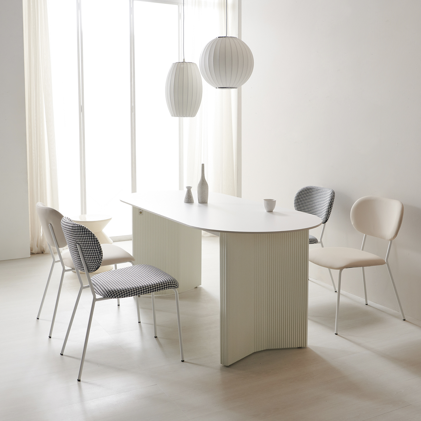 비엔 타원형 포세린 4인용 12T 세라믹 화이트 템바보드 식탁 1600