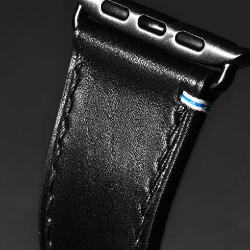 [애플워치 울트라 가죽 스트랩 착용 이미지]