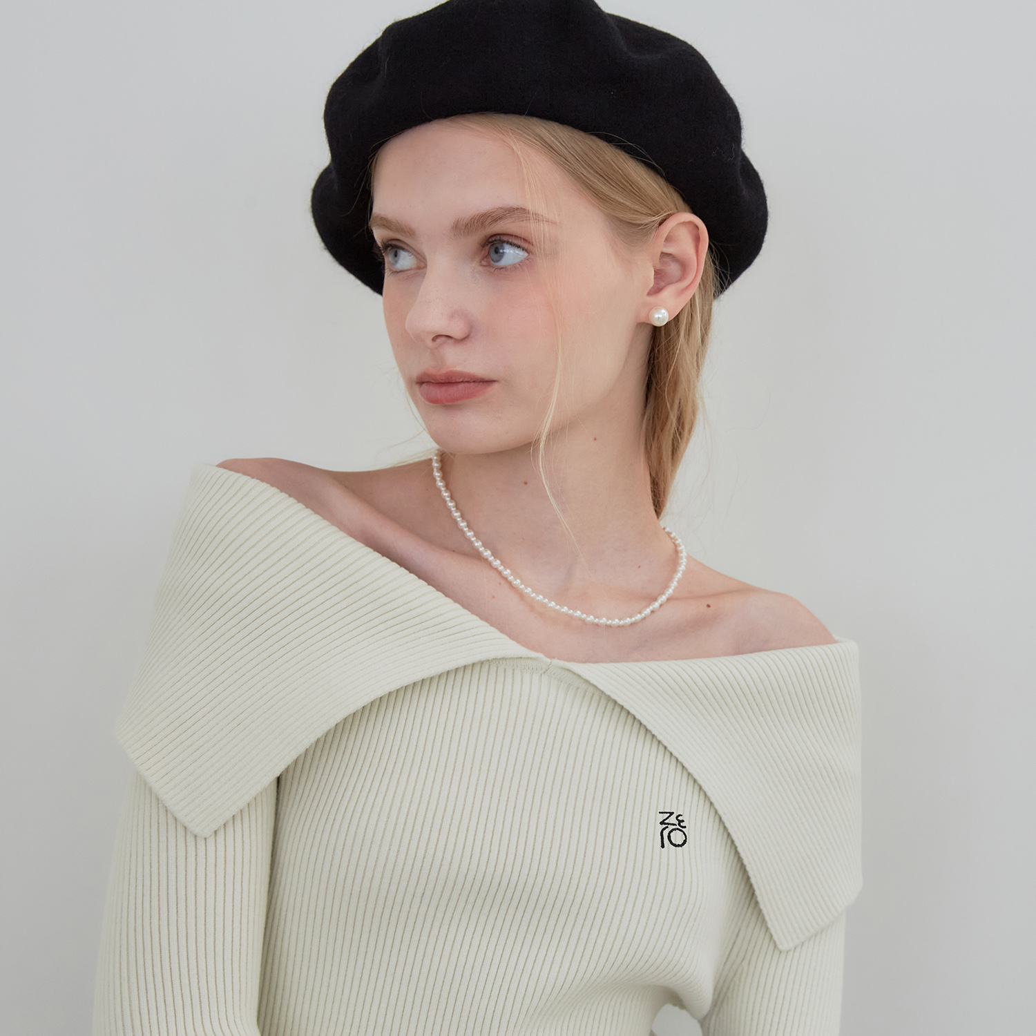 [제로스트릿]케이프 오프숄더 스웨터 CAPE OFF SHOULDER SWEATER / IVORY