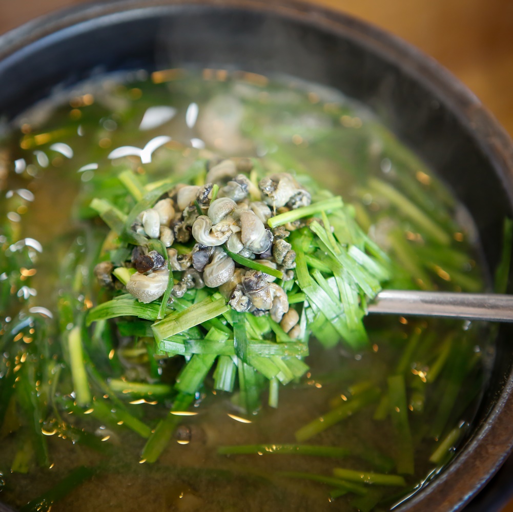 다슬기국 탕 900g 4팩 (국내산 다슬기) 낭월동 올갱이국 해장 즉석 간편 된장국 찌개 이미지 2
