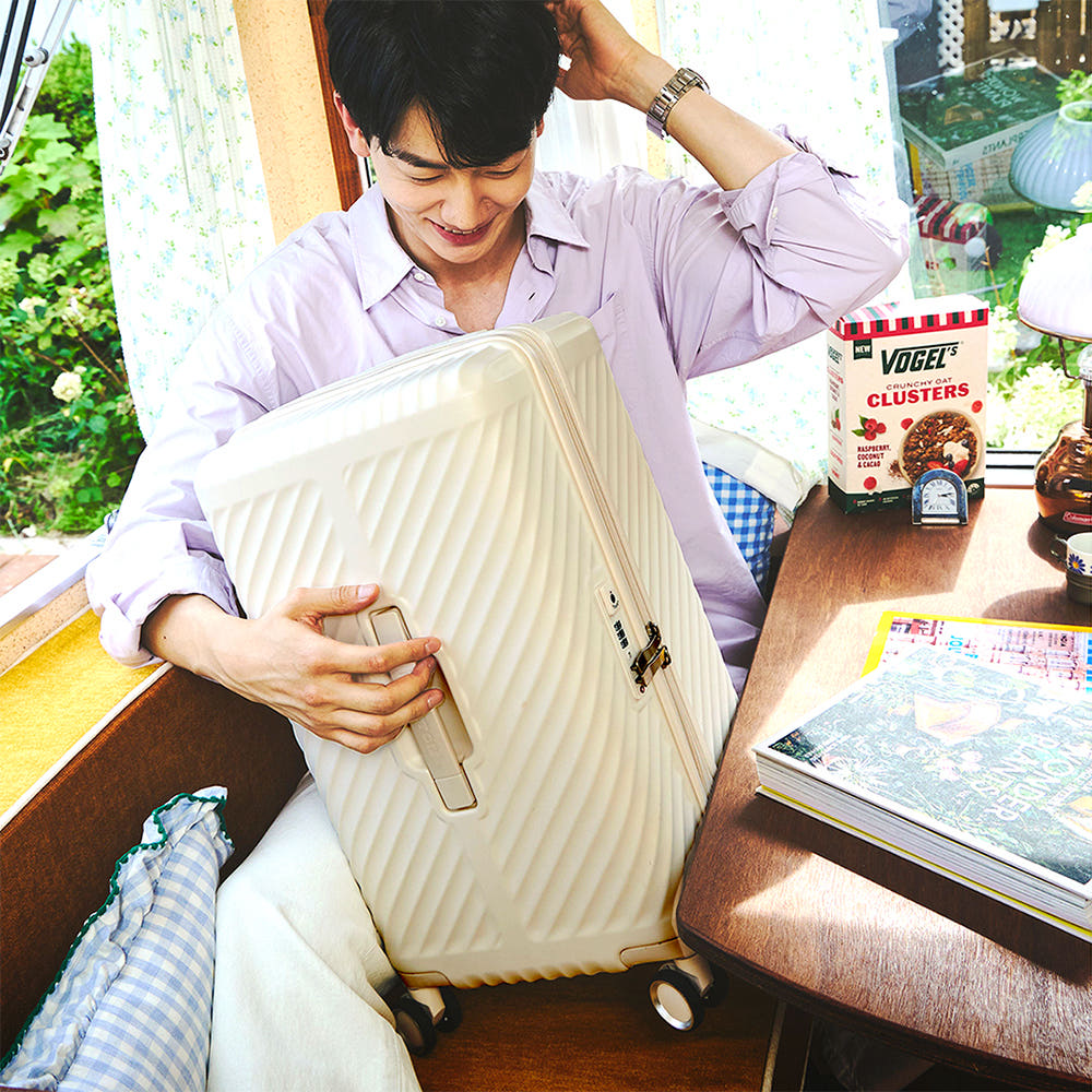 캐리어 야외 컷